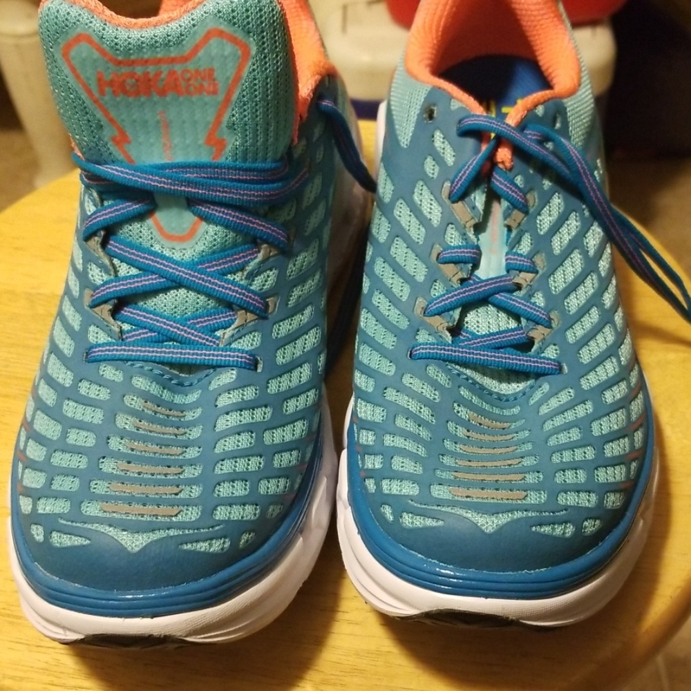 Hoka one one wvanquish 3